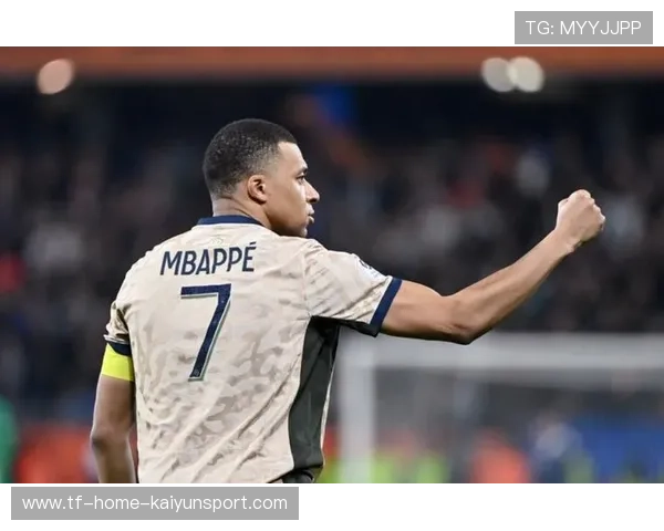 姆巴佩底线处连续假动作骗过门将分球